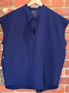 Figs women's scrub top navy blue size XL Rafaela style WXXSW1003 hospital clinic